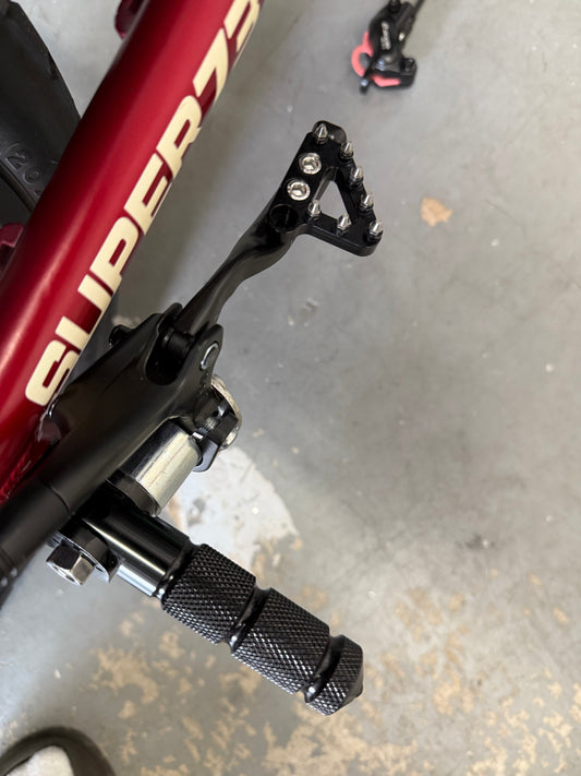 another angle of footbrake master cylinder