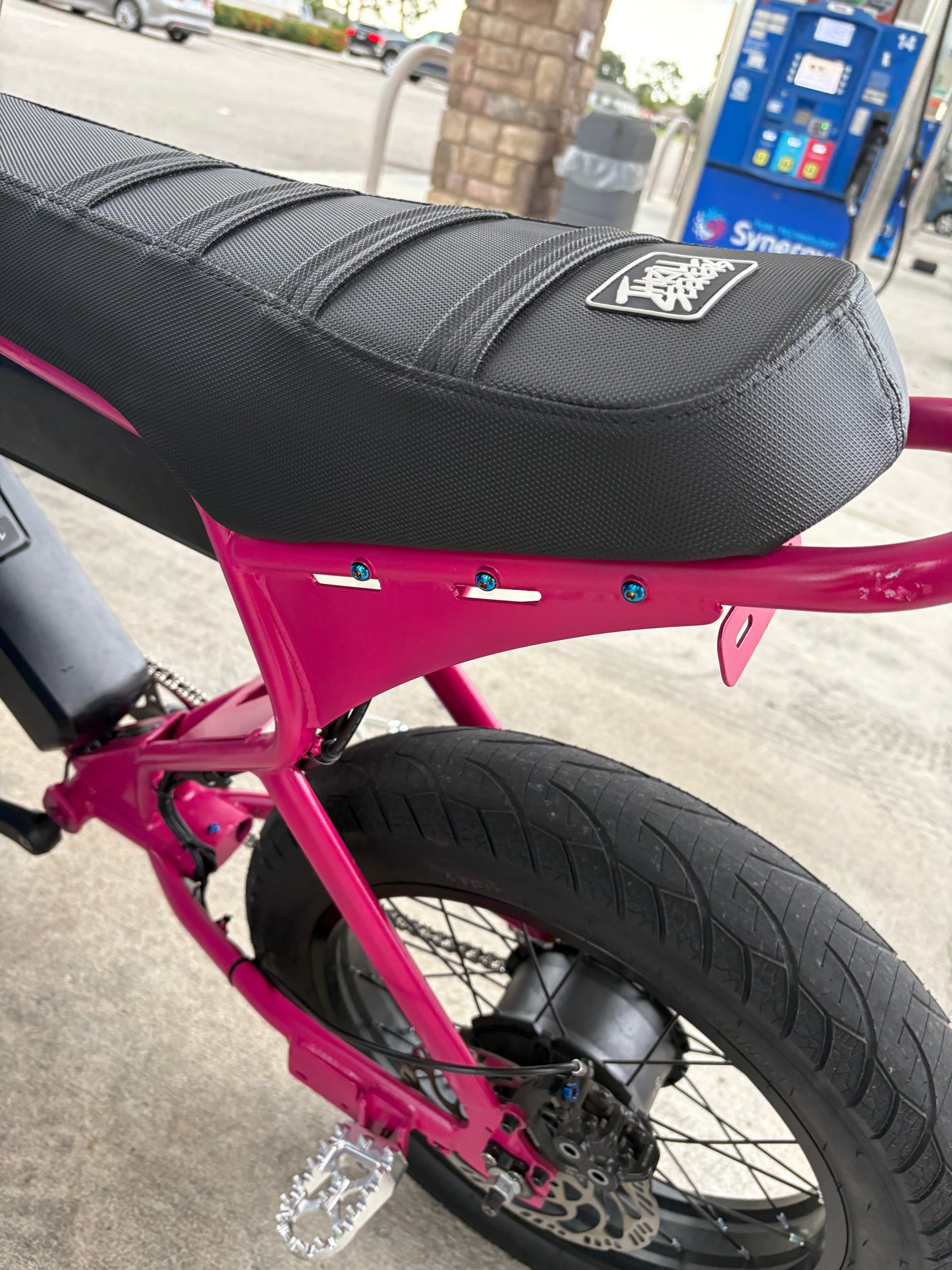 close up of frame bolts in v2 macfox kit
