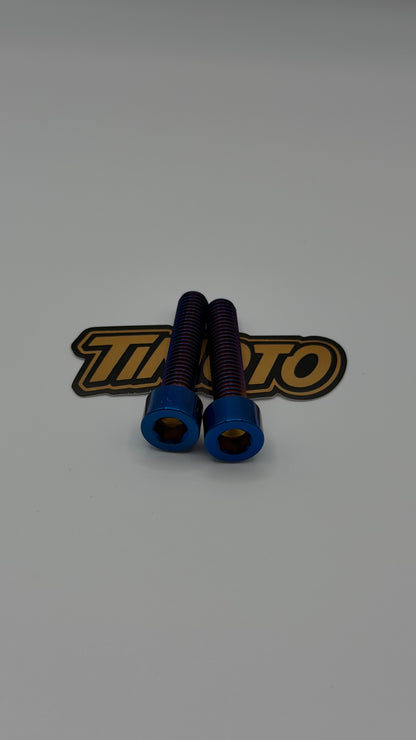 Two blue screws on a white background with 'timoto' branding.